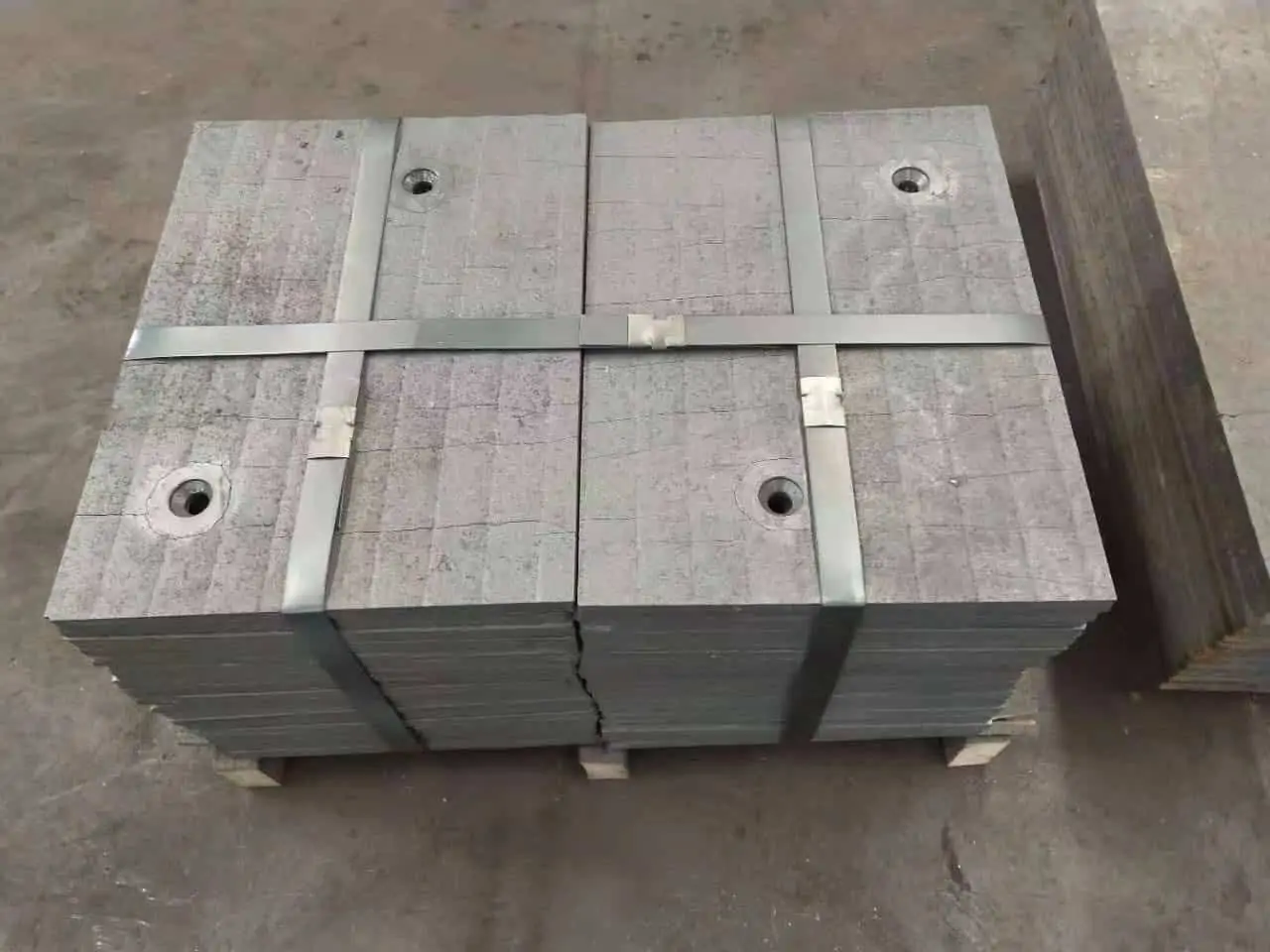 Hopper Liner Plates for bulk material storage and transfer